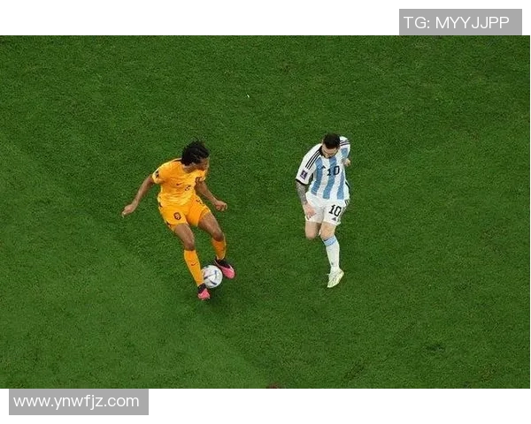 蒙牛赞助的足球明星有哪些他们在球场上的精彩表现和成就分析