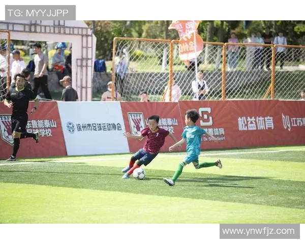 通过眼神识别足球明星的趣味挑战活动邀你一同参与体验精彩瞬间